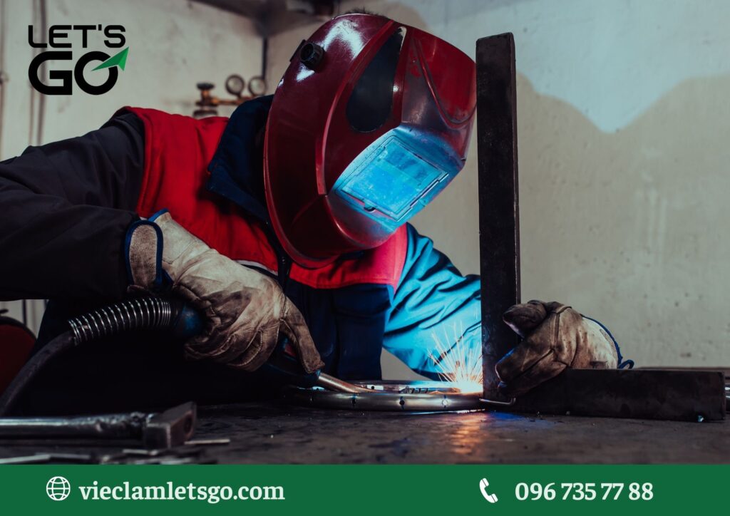 Tác động của tự động hóa lên công việc lao động phổ thông