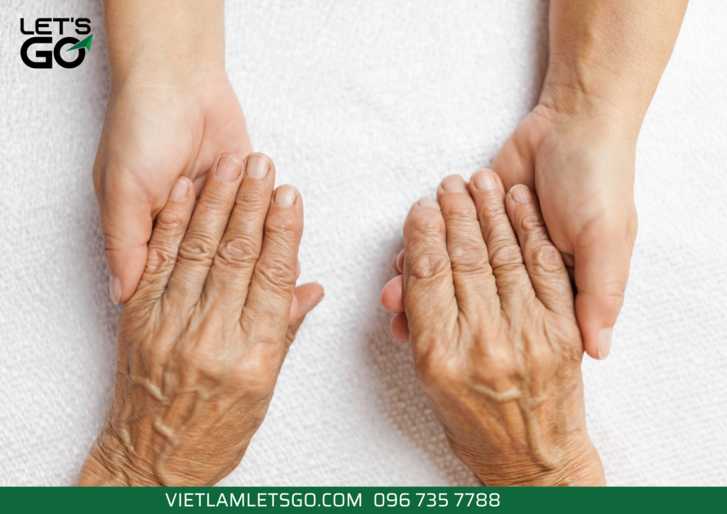 chăm sóc người cao tuổi