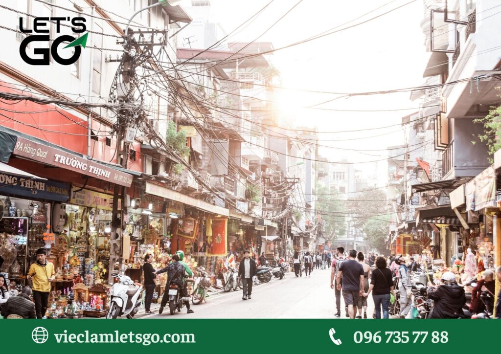 Thị trường lao động tại Hà Nội: Cơ hội và quy thức